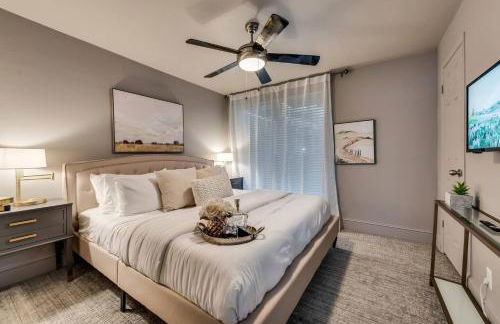 Spacious Dallas 2BR Condo Resort-Style Pool - Foto 3