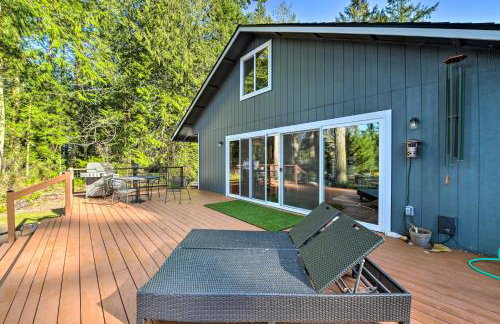 Mid-Century Cabin with Deck and Puget Sound Vistas! - Foto 24