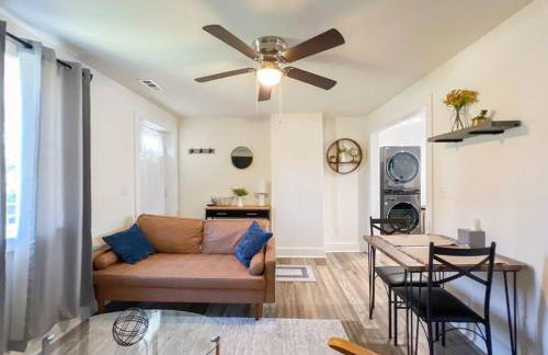 2BR Cedar Lane Road Retreat at Swamp Rabbit Trail! - Foto 1