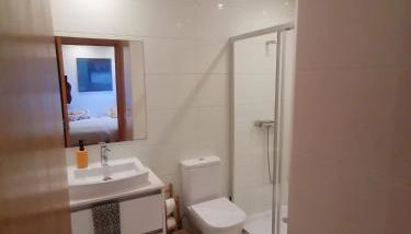 Oporto SurfLodge - Foto 4, Shower
