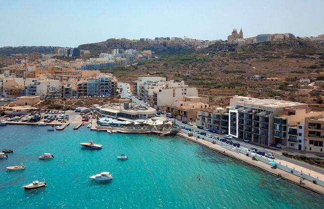 Seafront Penthouse With Unobstructed Sea Views - Photo 35