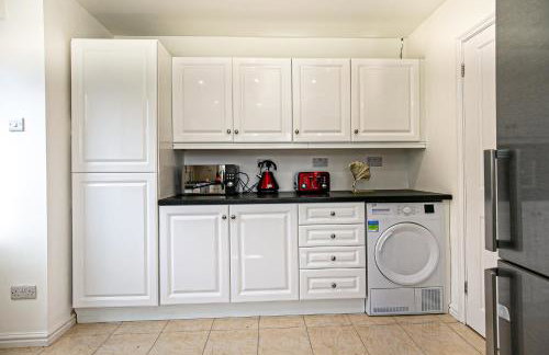 Milton Keynes for Families and Contractors with Private Parking - Foto 3