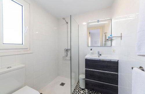 Just at the heart of the village - Photo 10