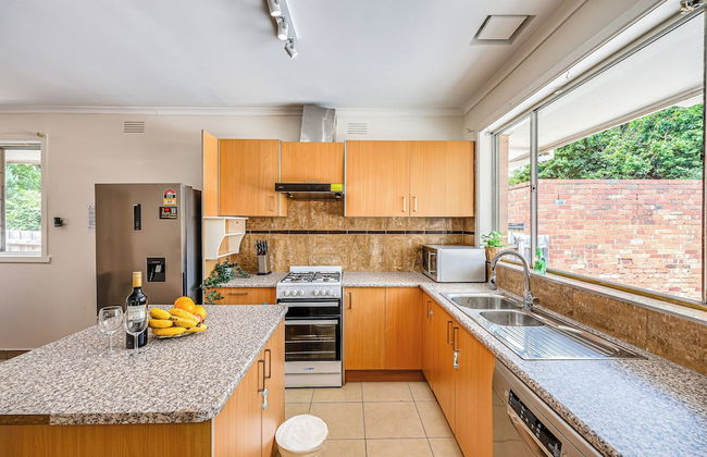 StayAU Serene 3BR Haven for Families - Photo 25