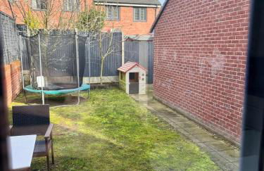 Parkside Luxury 3 bedroom home, 5 min to Ebbsfleet Station and has free Parking - Foto 27