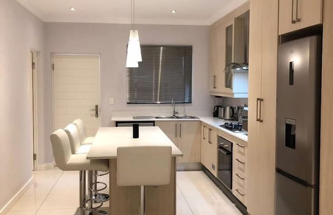 Stunning Apartment in Sandton - Photo 39