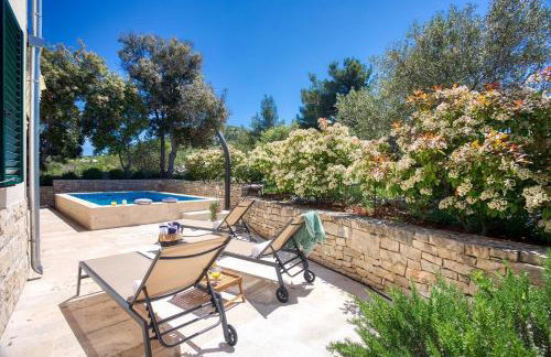 Villa SAN with heated pool, traditional surroundings, 3-bedrooms - Foto 8