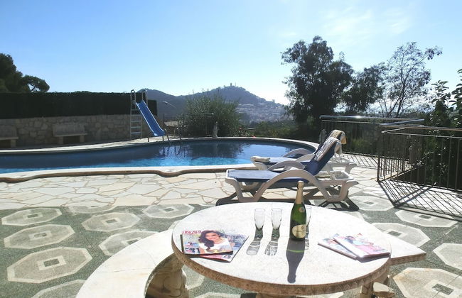 Beautiful Villa in Blanes With Private Swimming Pool - Photo 10