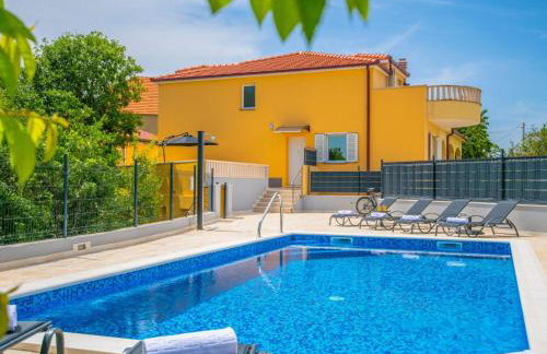 Holiday Home Villa Mile mit beheiztem Pool- Grill und Terrasse by Interhome - Foto 5