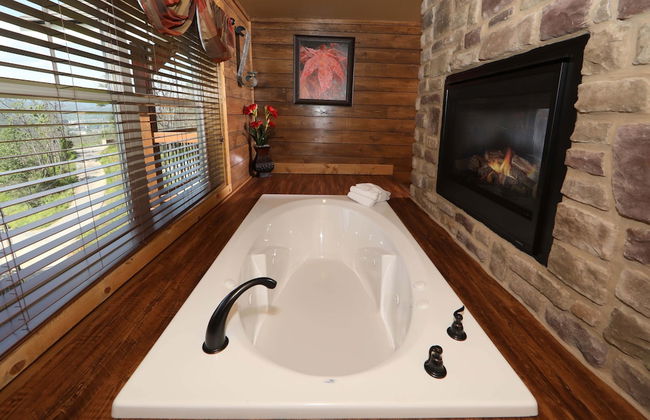 Above It All - Four Bedroom Cabin - Foto 23