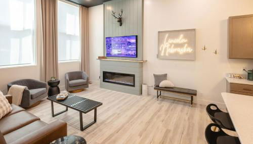 Boutique 1BR Condo - Walk to Memorial Stadium - Historic Hayward Place - Foto 5