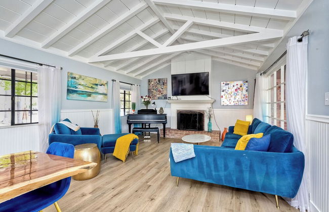 The Gathering Spot - Photo 18