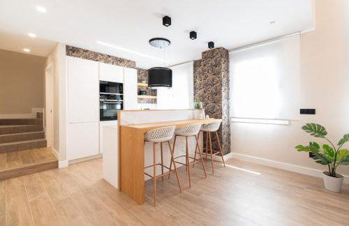 Espectacular Dúplex Céntrico con Parking - Foto 1