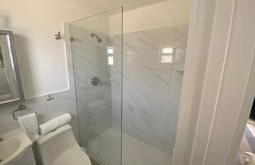 2 min walk to the Beach- Renovated King Studio #2 - Foto 7