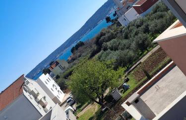 Apartman with Adriatic view "Biočić" - Foto 17