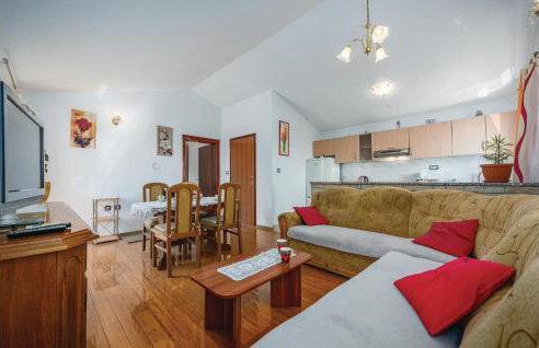 Three-Bedroom Holiday Home In Nedescina - Foto 16