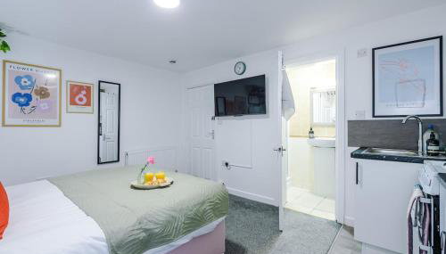Jephsons Lodge Studio 4 - Free Parking, WiFi, Netflix & Prime, Cosy Basement Studio - Foto 3