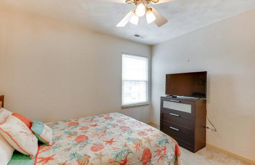 Walk to East Beach Apt with Outdoor Space - Photo 19