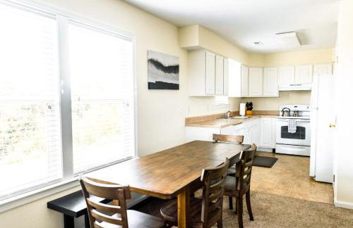 Watermen's Cabana 2C - 3-Bed, 2-Bath Apartment - Walk To BEACH Access & PET Friendly! - Foto 6