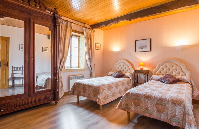 Chic Holiday Home in Siorac-en-perigord With - Foto 11