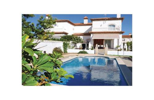 PRECIOSA CASA CON PISCINA AL LADO DE LA PLAYA - Foto 1