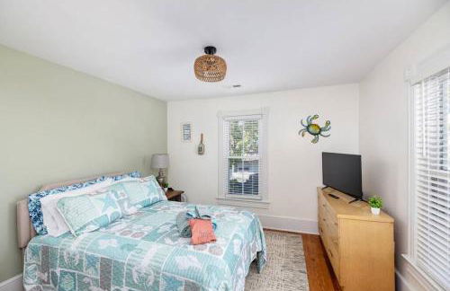 The Lyellton House: Water View, Steps from Beach - Foto 33