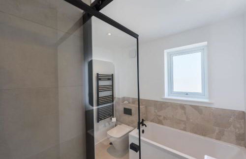 Gwel Y Mor Penthouse by Birch Stays New Home - Photo 42