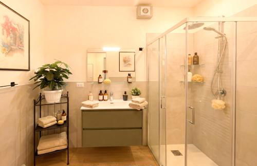 ISEO LAKE ESCAPE - 2BR, Terrace, Air Conditioning & Fast Wi-Fi - Foto 13