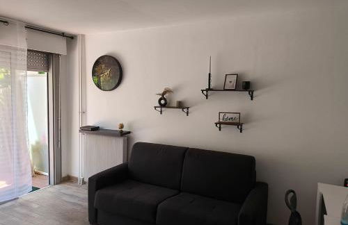 Home2Sea - Piscine, Jardin, studio cabine, 1 canapé lit convertible 2 ADULTES, 1 lit superposé triple 3 ENFANTS ou ADOS - Foto 19