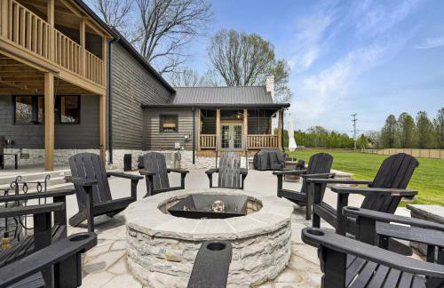 3BR Luxury Log Cabin Near Franklin - Foto 10