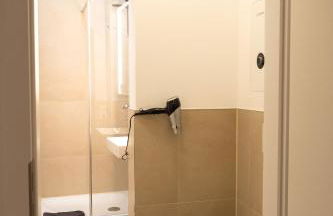 New central 2-3 room apartments with parking near train station & casino - Foto 32