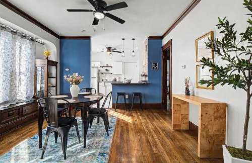 Modern & Cozy 2BR Retreat Near West Blvd - Foto 4