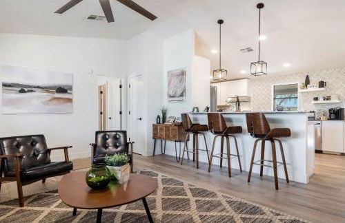 Bus Stop Saloon - Cave Creek with Spa - Photo 58