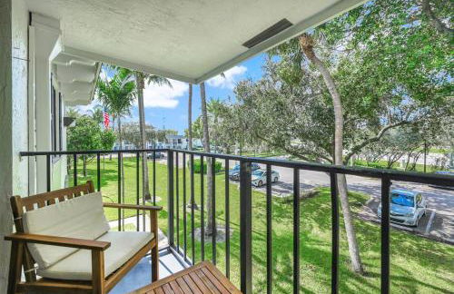 Serene Poolside Getaway Lake Access Parking - Foto 23