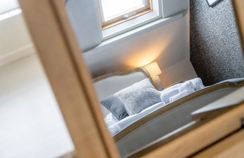 Knyvetts sleeps 6, 3 double beds, pretty garden - Foto 44