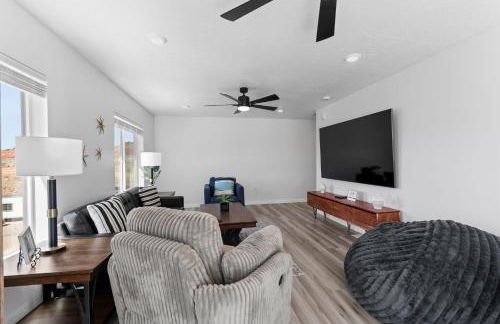 Touch of Class - 5BR - Hot Tub & Near Zion - Foto 38