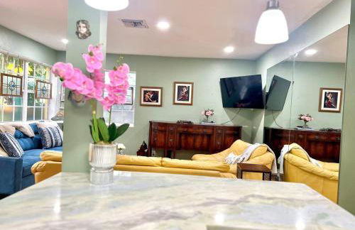 Tango Mango House with Private Hot Tub - Foto 48