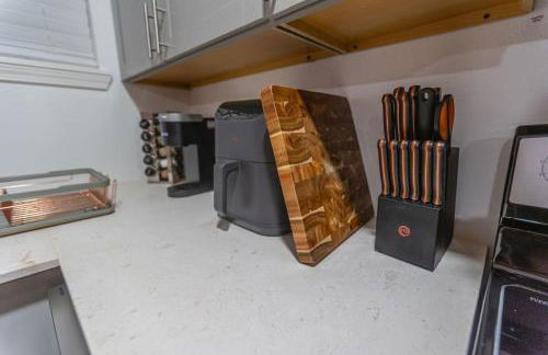 NEW Montrose Gem! Central to Museum District & Downtown Houston - Foto 10