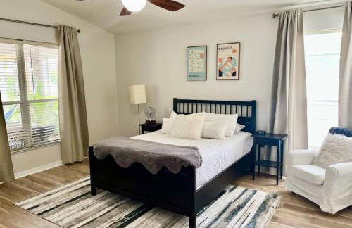 Spacious 5BR Private Home, Private Pool & Salt Water Spa, Minutes from Beaches - Foto 22