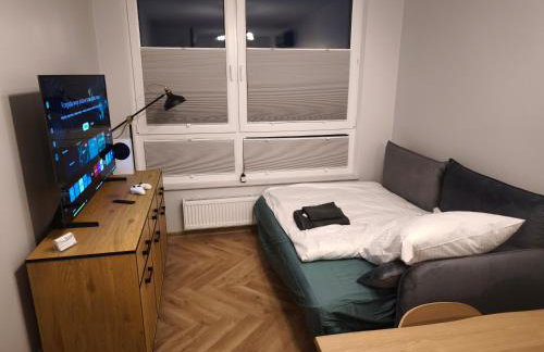 W Centrum Luksusowy Apartament, Duży Parking, Zameldowanie 24h, FV, Ekspres, XBOX, Klimatyzacja, Dwie Sypialnie, Kuchnia i Salon, Samo centrum miasta, - Foto 3