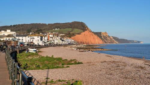 Finest Retreats - Centre View - Photo 5