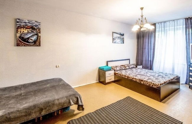 Apartment - Generala Tyuleneva 35 - Photo 2