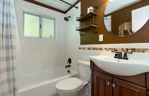 Sunshine Cabin - Cozy 2-Story Getaway - Photo 44