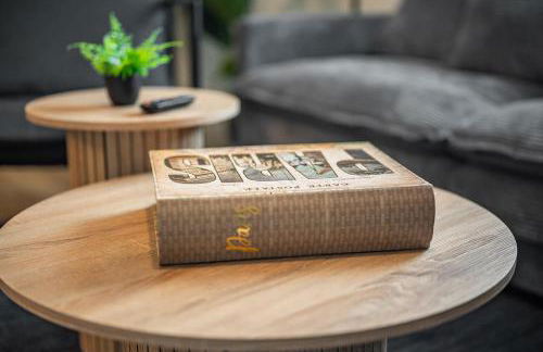 4BR Townhouse King Bed 2-Story Near NC State - Foto 8