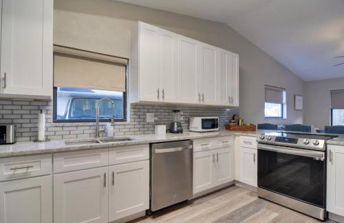 Ideally Located Palm Harbor Condo Walk Downtown! - Foto 10