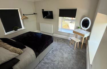Modern 2 Bedroom Private Detached Cottage - Photo 10