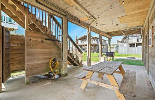 Cozy beach house with ocean views, fire pit and game room - Photo 10
