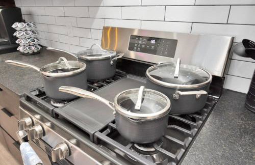 Houston's Downtown Bloom House - Spacious Floral Escape for Groups - Foto 73