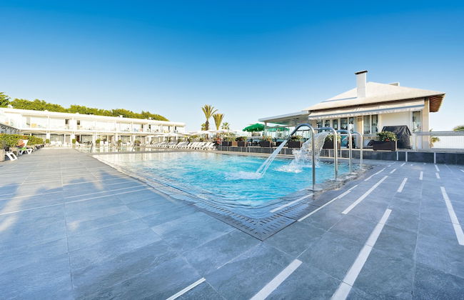 Ura Lara - Adults Only - Photo 55