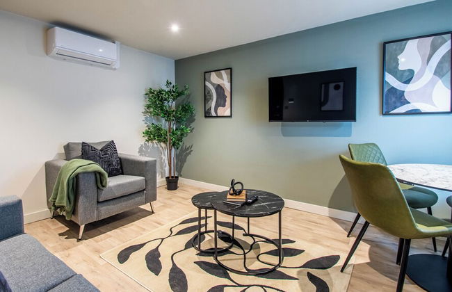 Thetford Hive - Photo 40